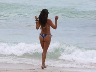 Claudia Romani feet photo thumbnail