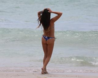 Claudia Romani feet photo thumbnail