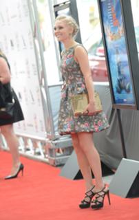 AnnaSophia Robb feet photo thumbnail