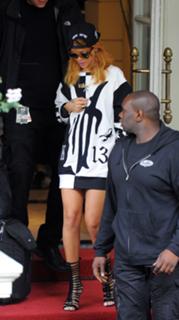 Rihanna feet photo thumbnail
