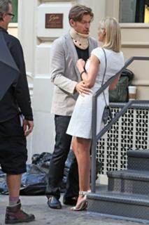 Cameron Diaz feet photo thumbnail