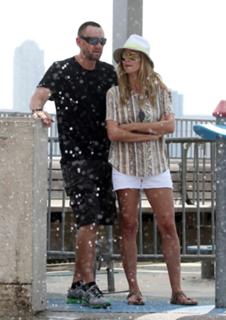 Heidi Klum feet photo thumbnail