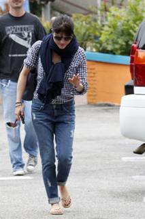 Selma Blair feet photo thumbnail