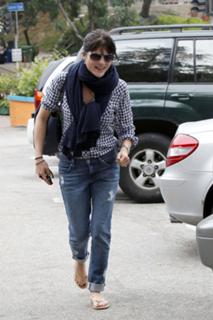 Selma Blair feet photo thumbnail