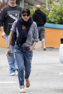 Selma Blair feet photo thumbnail