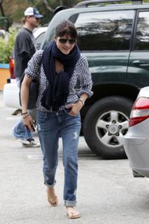 Selma Blair feet photo thumbnail
