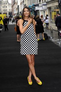 Lisa Snowdon feet photo thumbnail