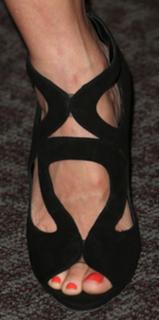 Naomi Watts feet photo thumbnail