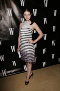 Michelle Trachtenberg feet photo thumbnail