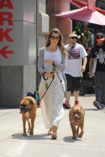 Jessica Biel feet photo thumbnail