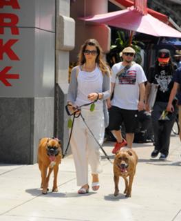 Jessica Biel feet photo thumbnail