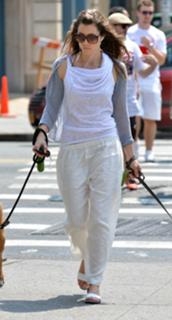 Jessica Biel feet photo thumbnail