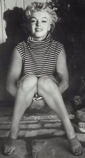 Marilyn Monroe feet photo thumbnail