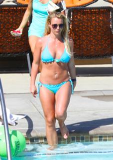 Britney Spears feet photo thumbnail