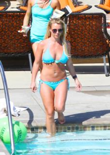 Britney Spears feet photo thumbnail