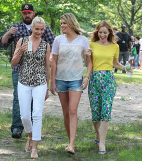 Cameron Diaz feet photo thumbnail