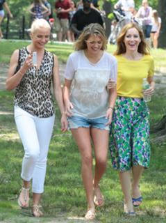 Cameron Diaz feet photo thumbnail