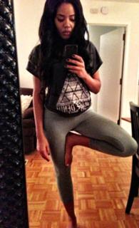 Angela Simmons feet photo thumbnail