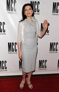 Julianna Margulies feet photo thumbnail