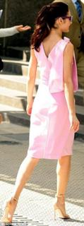 Olga Kurylenko feet photo thumbnail