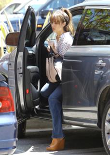 Jessica Alba feet photo thumbnail