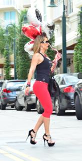 Jennifer Nicole Lee feet photo thumbnail
