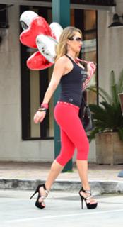 Jennifer Nicole Lee feet photo thumbnail