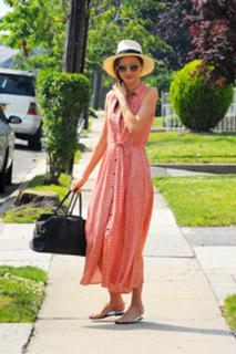 Miranda Kerr feet photo thumbnail