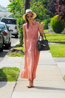 Miranda Kerr feet photo thumbnail
