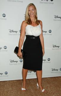 Natasha Henstridge feet photo thumbnail
