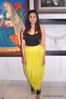 Alia Bhatt feet photo thumbnail