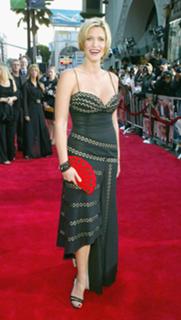 Natasha Henstridge feet photo thumbnail