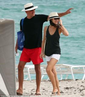 Olga Kurylenko feet photo thumbnail