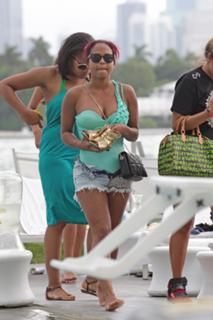 Christina Milian feet photo thumbnail