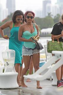 Christina Milian feet photo thumbnail