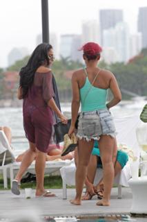 Christina Milian feet photo thumbnail