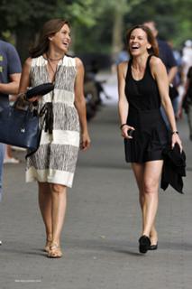 Mariska Hargitay feet photo thumbnail