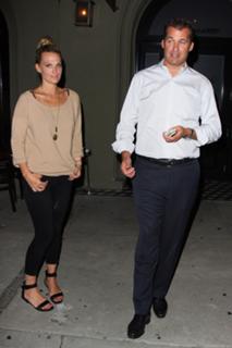Molly Sims feet photo thumbnail