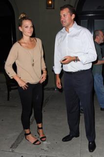 Molly Sims feet photo thumbnail