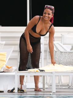 Christina Milian feet photo thumbnail