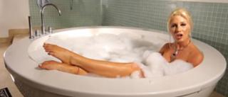 Heidi Montag feet photo thumbnail