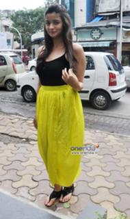 Alia Bhatt feet photo thumbnail
