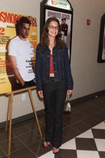 Katie Holmes feet photo thumbnail