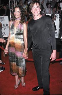 Katie Holmes feet photo thumbnail