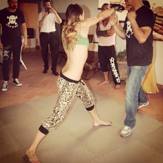 Elisabetta Canalis feet photo thumbnail