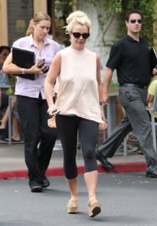 Britney Spears feet photo thumbnail