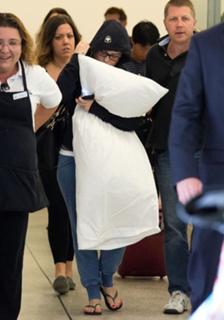 Demi Lovato feet photo thumbnail