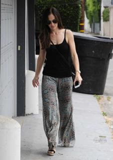 Minka Kelly feet photo thumbnail