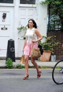 Kelly Brook feet photo thumbnail