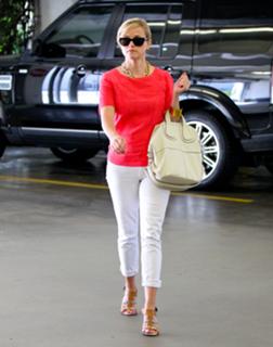 Reese Witherspoon feet photo thumbnail